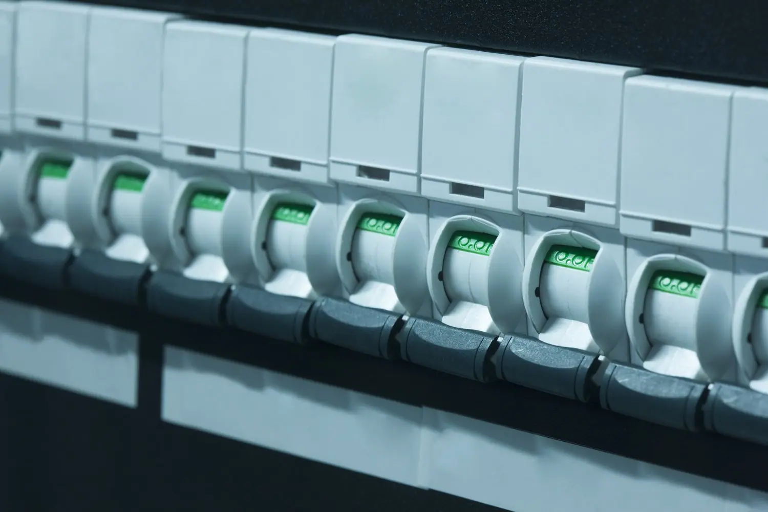 Rozdzielnica elektryczna - zasady modernizacji i rozbudowy