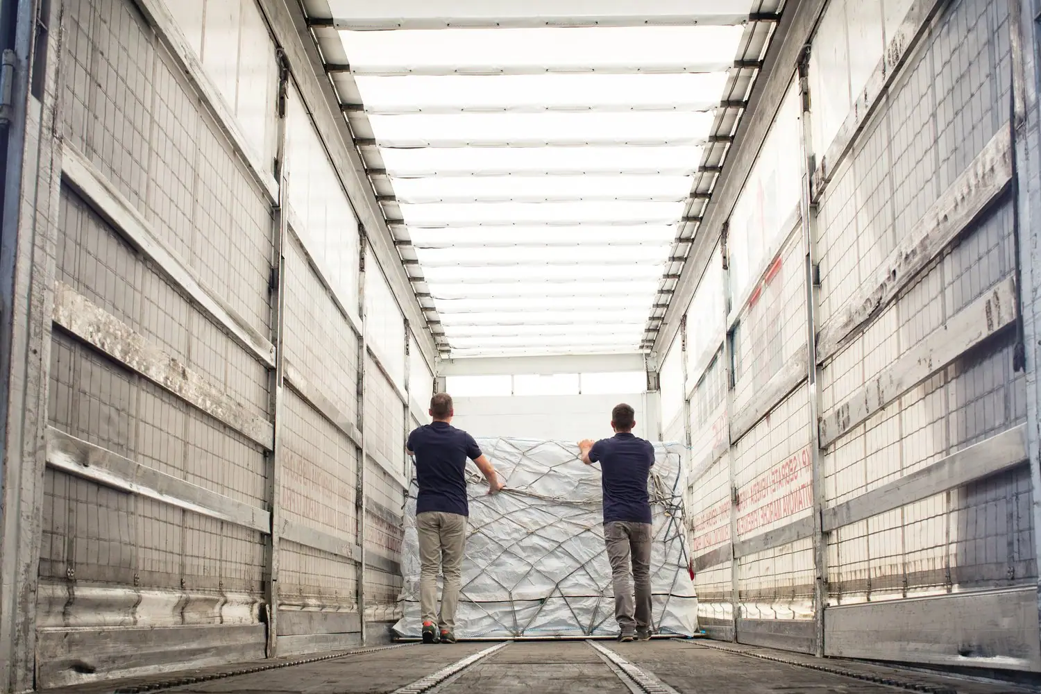 Transport i przechowywanie szkła - zasady bezpieczeństwa