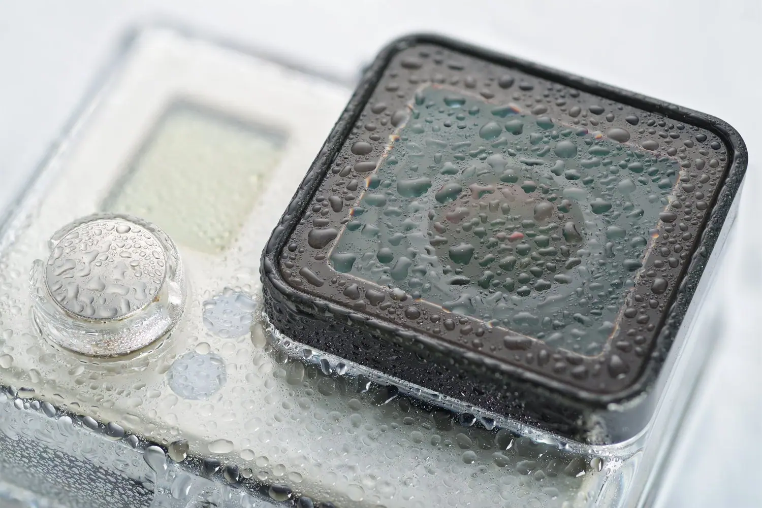 Zabezpieczenie elektroniki przed wilgocią - skuteczne metody