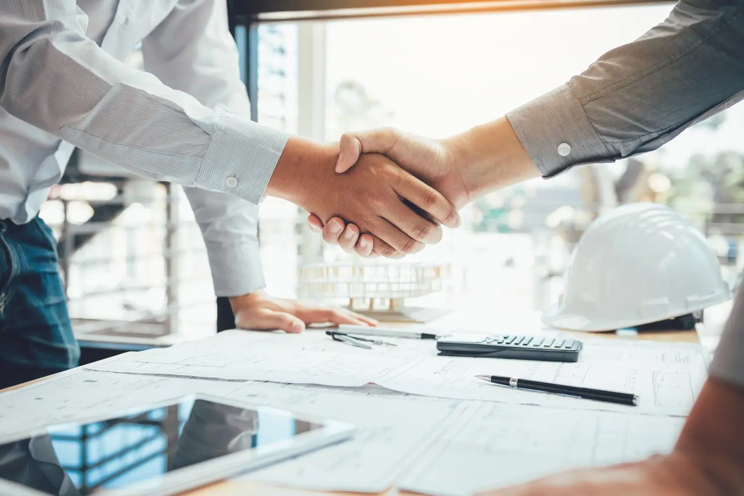 Faktoring dla firm budowlanych - zalety i zasady działania